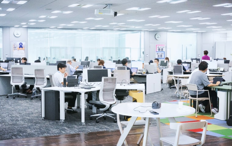 働く環境・福利厚生を詳しく知る